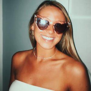 Meet your Posher, Christina